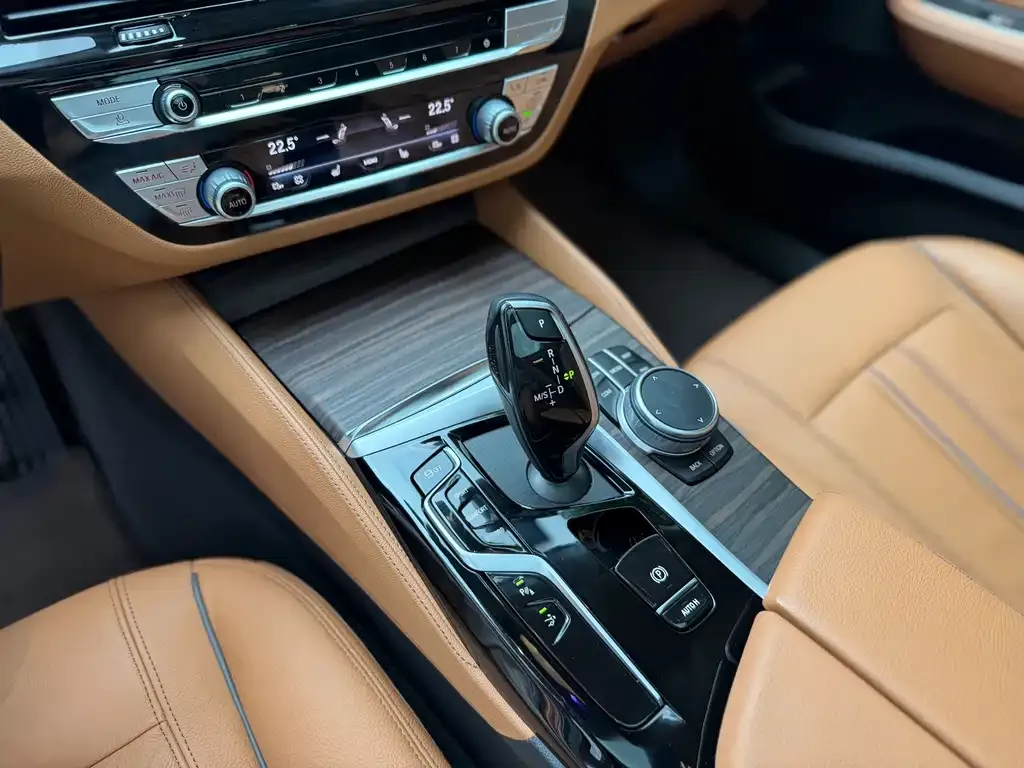 BMW 6 Series GT 2021 из CN, фото 2