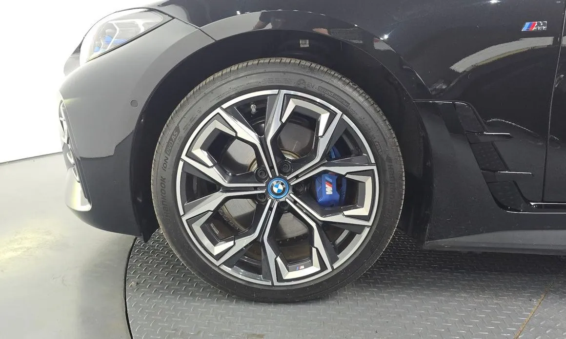 BMW i4 2024 из KR, фото 7