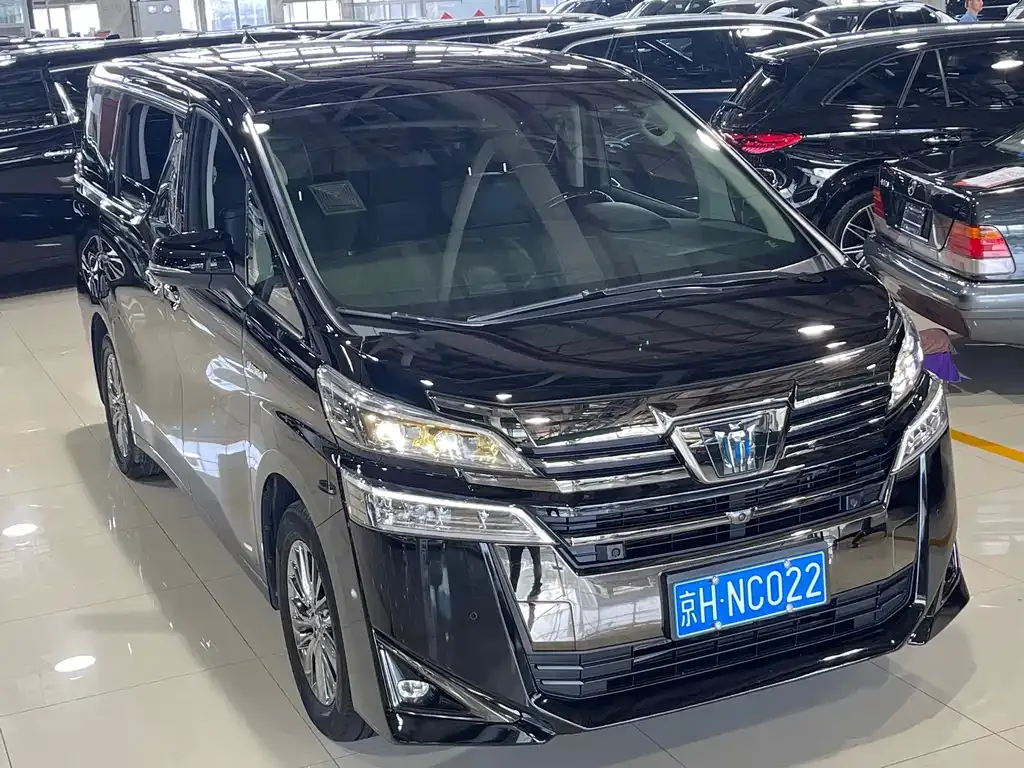 Toyota Vellfire — фото 10