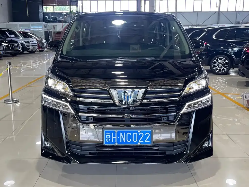 Toyota Vellfire — фото 8