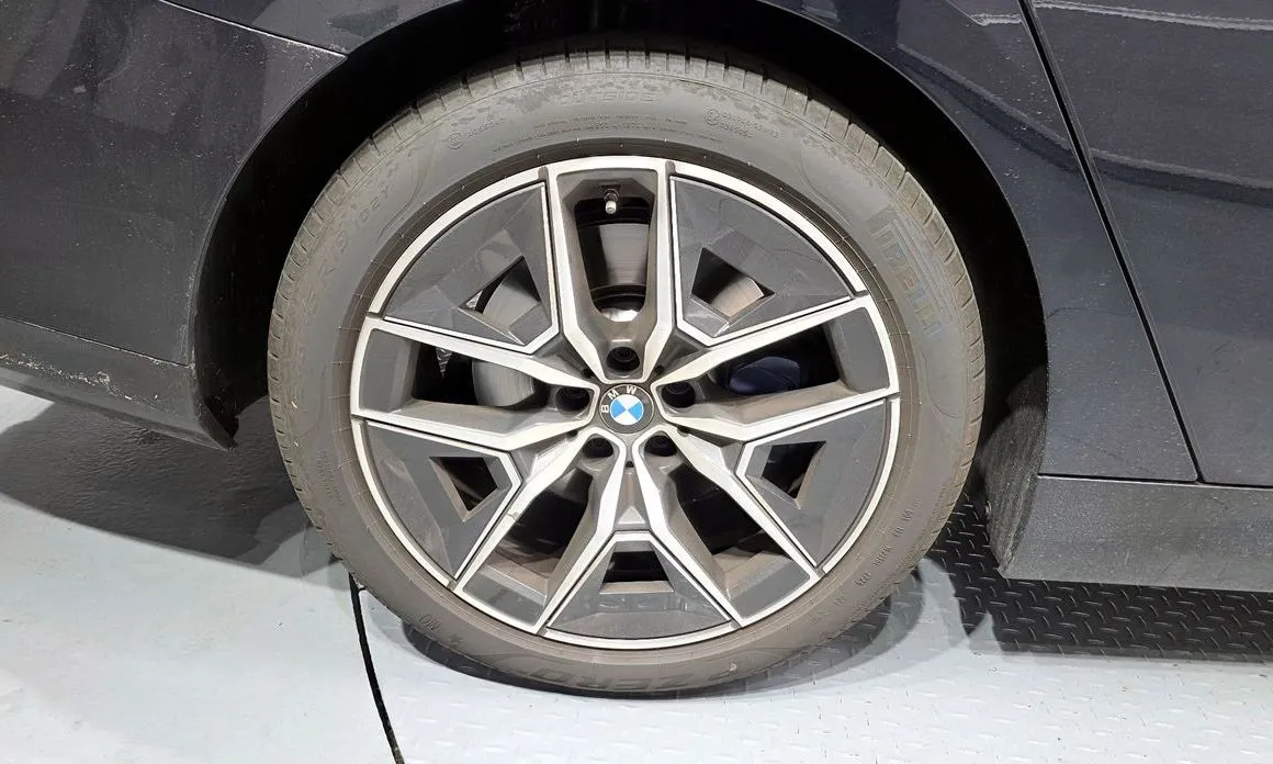 BMW 5-Series 2026 из KR, фото 7