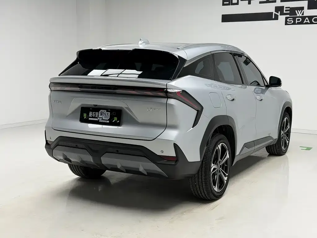 Geely Galaxy L7 — фото 10
