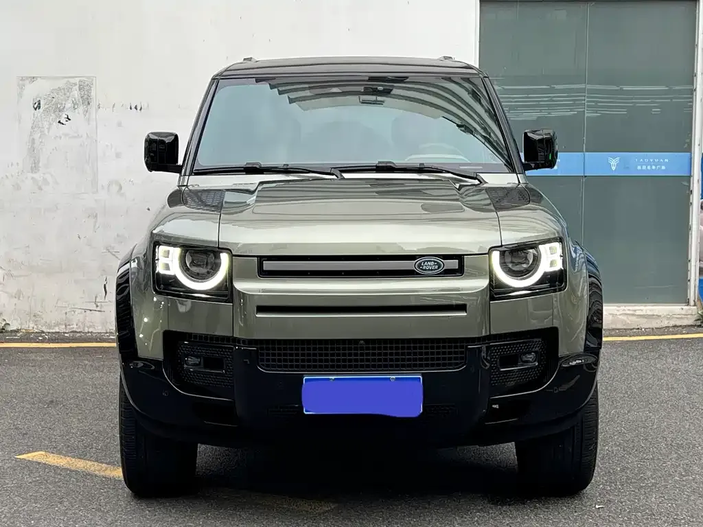 Land Rover Defender — фото 10