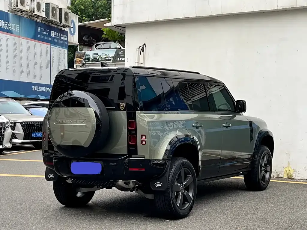 Land Rover Defender — фото 6