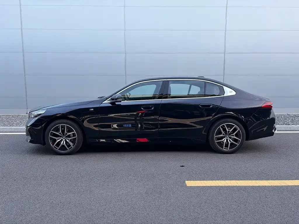 BMW i5 2025 из CN, фото 9