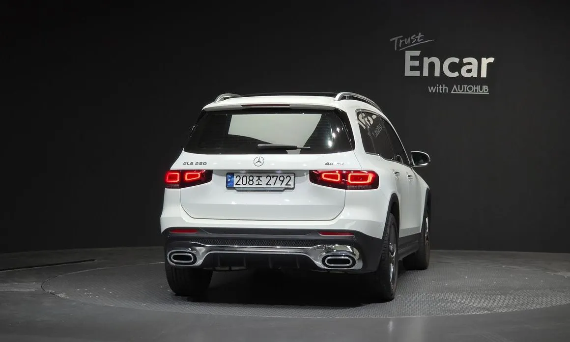 Mercedes-Benz GLB-Class — фото 10