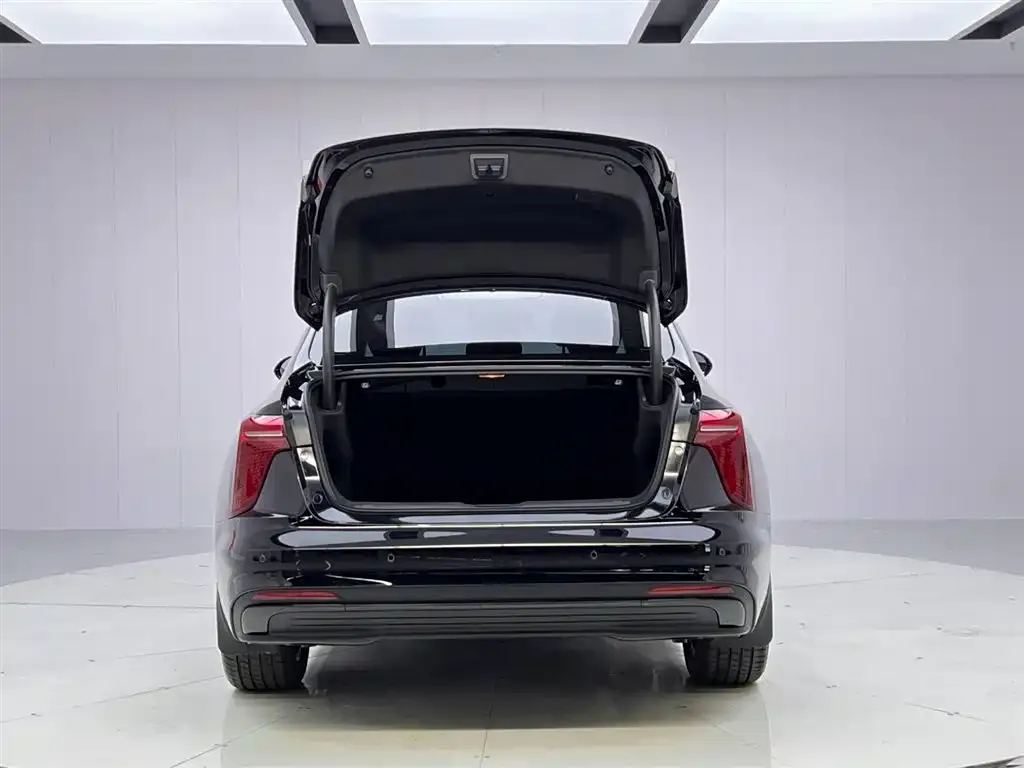 Hongqi H5 PHEV 2025 из CN, фото 2