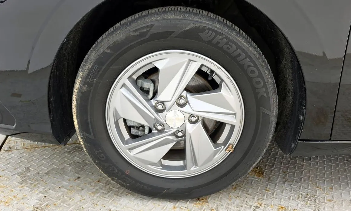 Hyundai AVANTE — фото 9