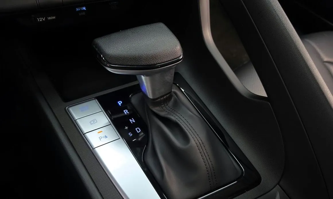 Hyundai AVANTE — фото 4