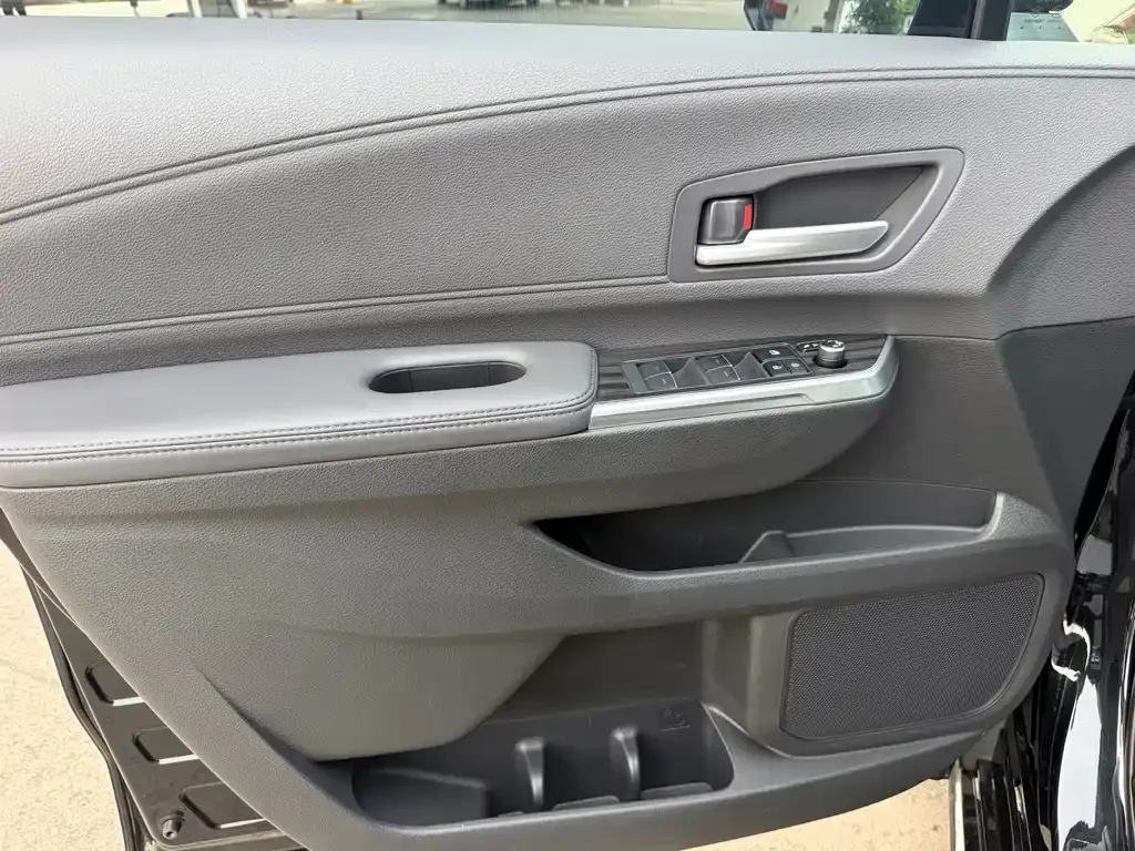 Toyota Sienna — фото 2