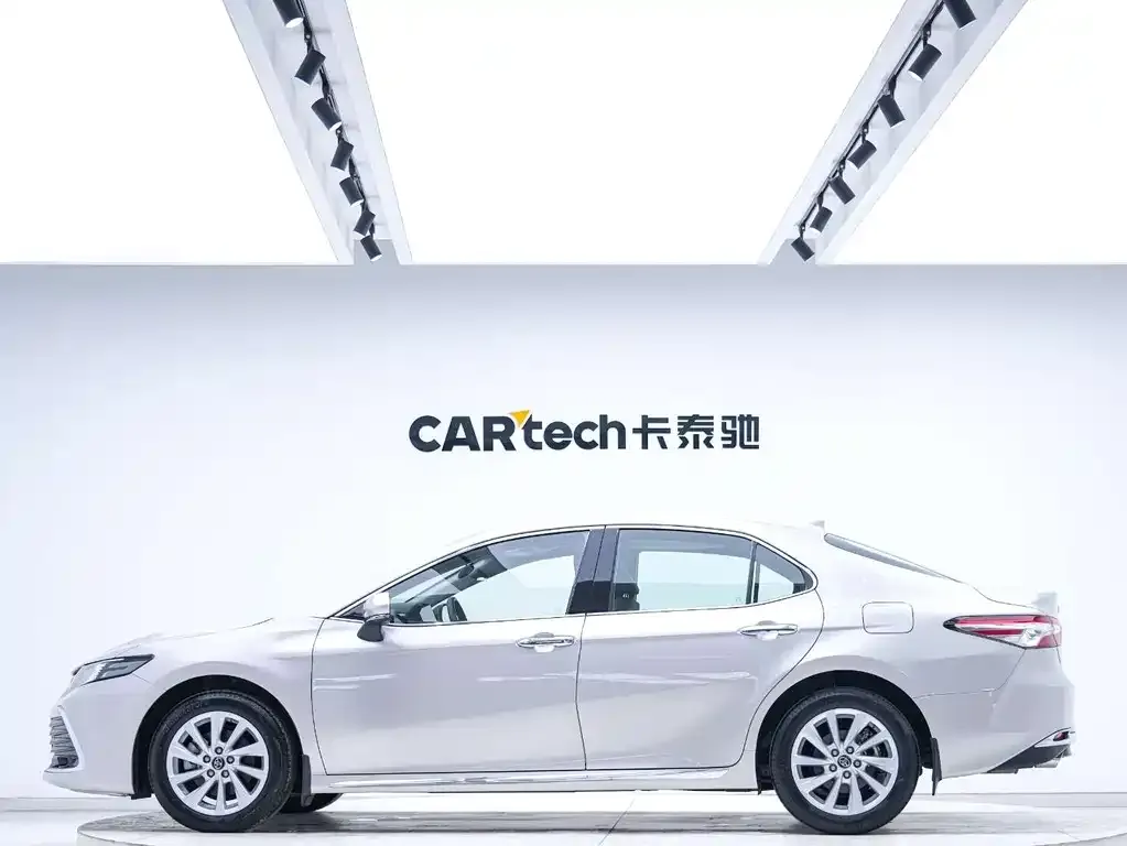 Toyota Camry 2024 из CN, фото 2