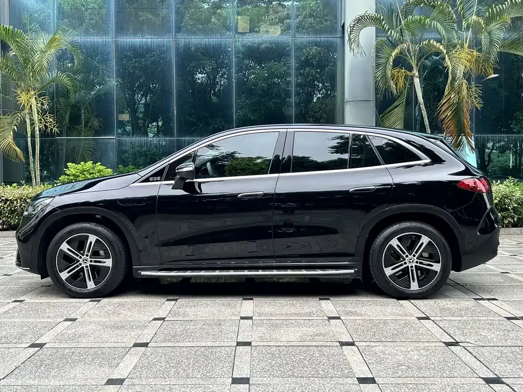 Mercedes-Benz EQE SUV 2023 из CN, фото 8