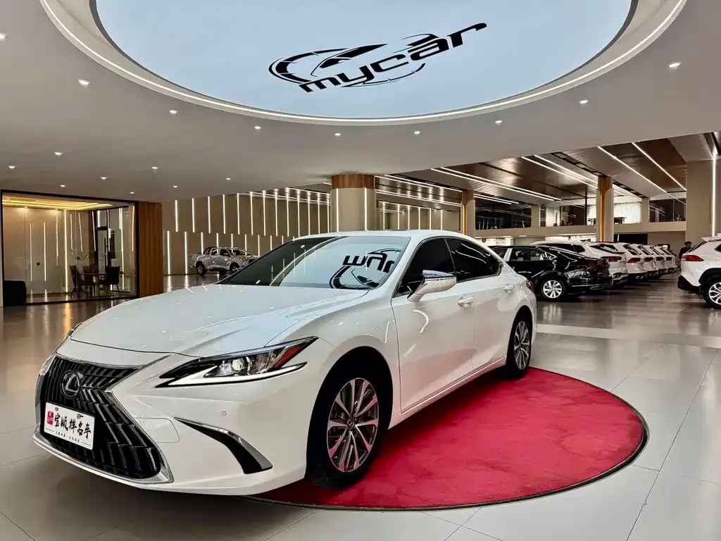 Lexus ES — фото 1