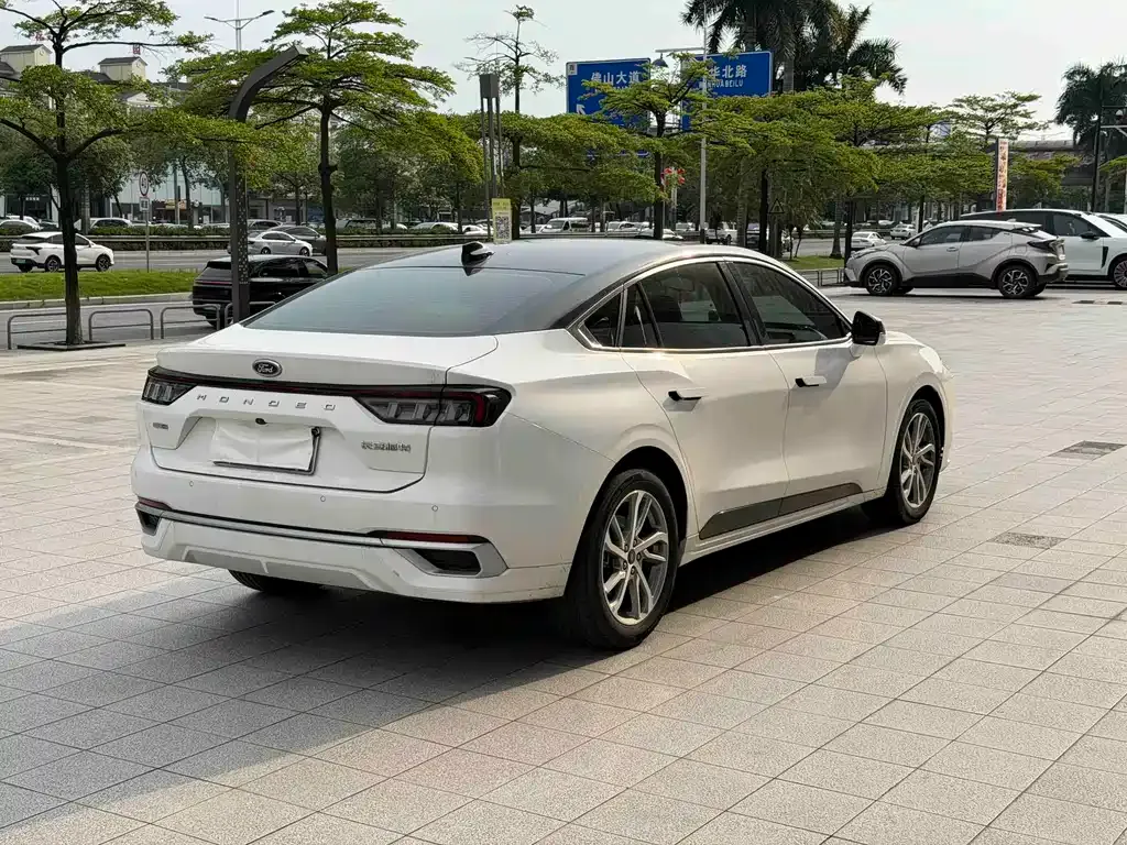Ford Mondeo — фото 10