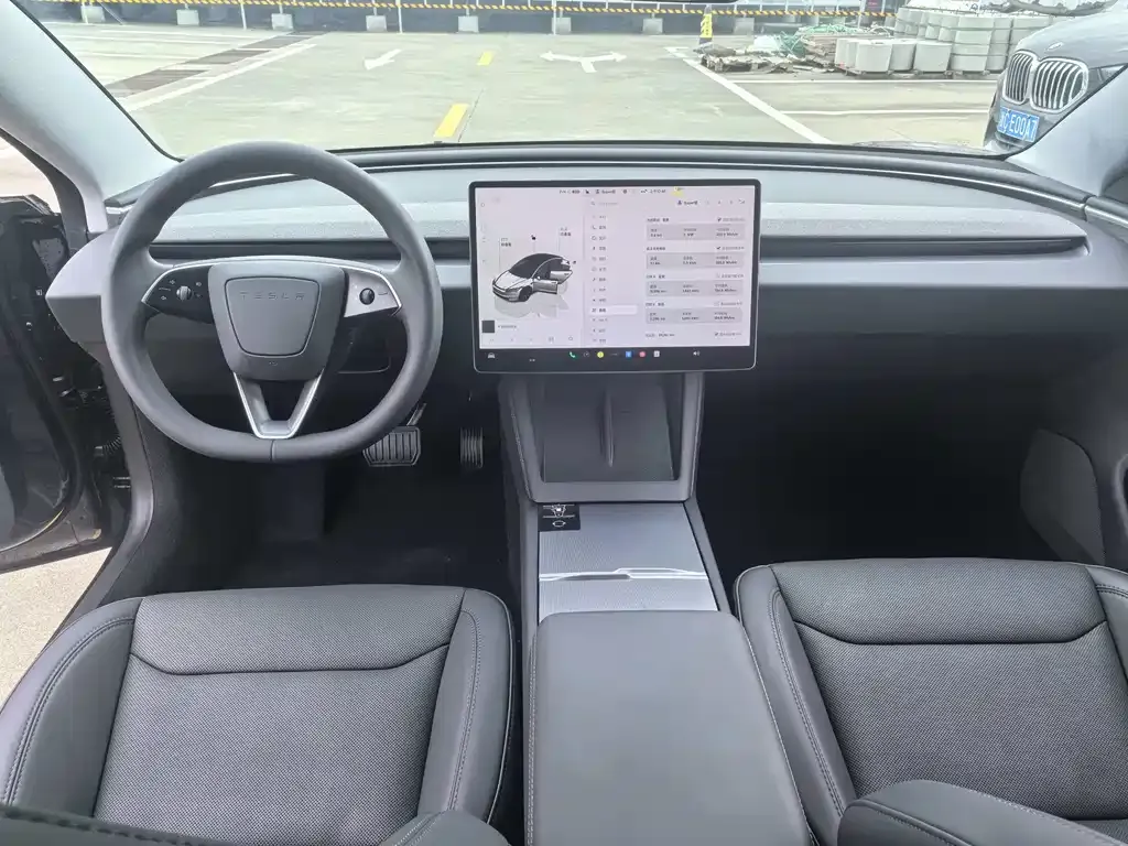 Tesla Model 3 — фото 8