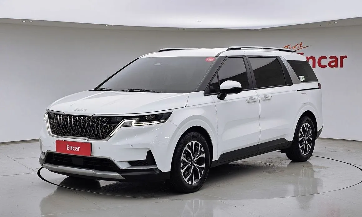 Kia Carnival — фото 1