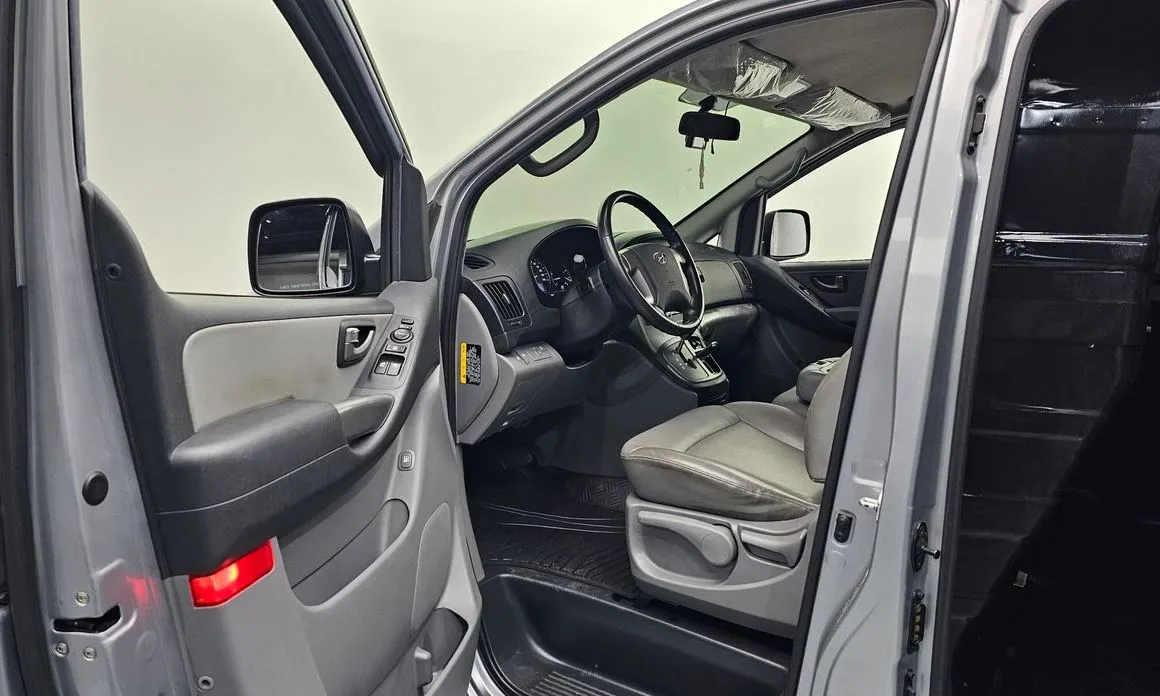 Hyundai Starex 2021 из KR, фото 2