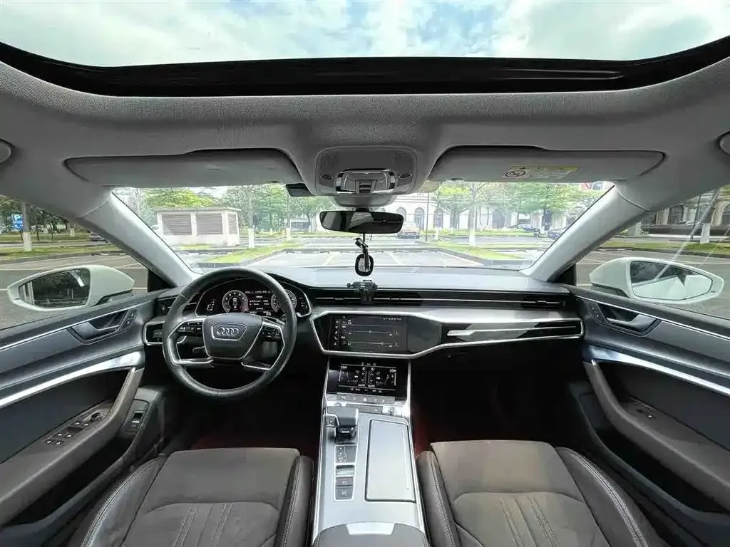 Audi A7L — фото 10