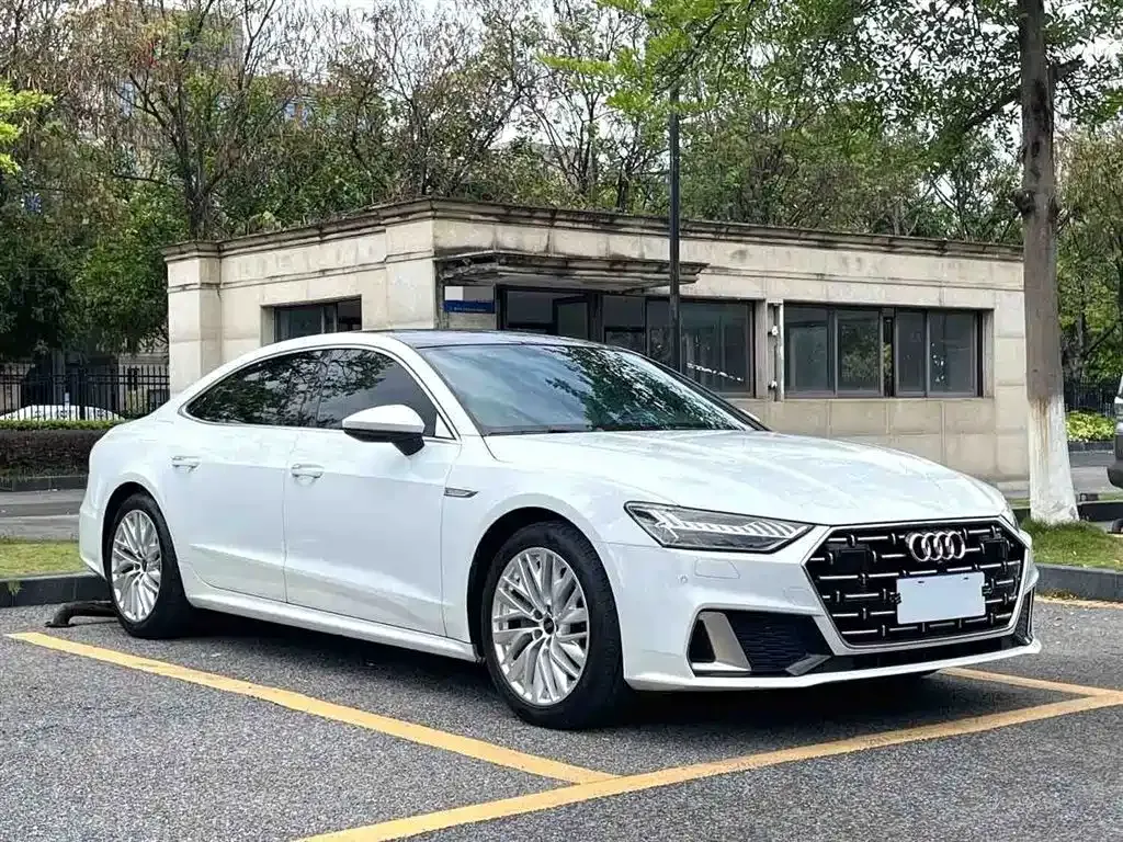Audi A7L — фото 9