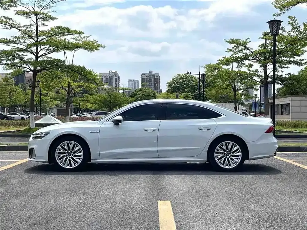 Audi A7L — фото 6