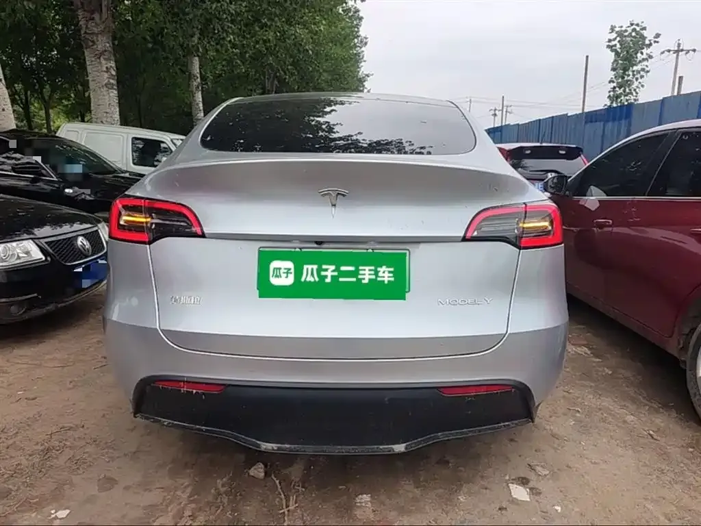Tesla Model Y — фото 5