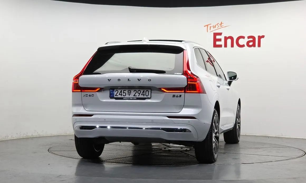 Volvo XC60 2023 из KR, фото 4