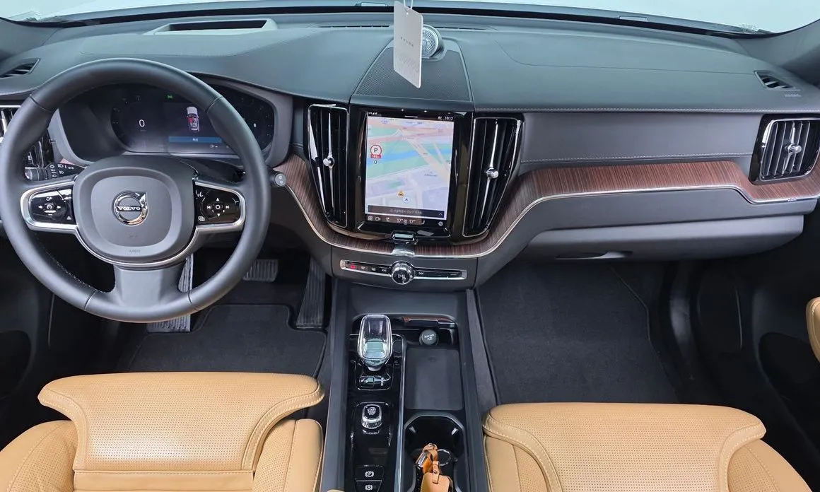 Volvo XC60 2023 из KR, фото 10