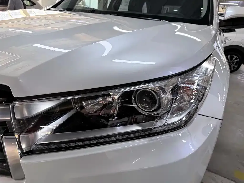 Toyota Highlander — фото 10