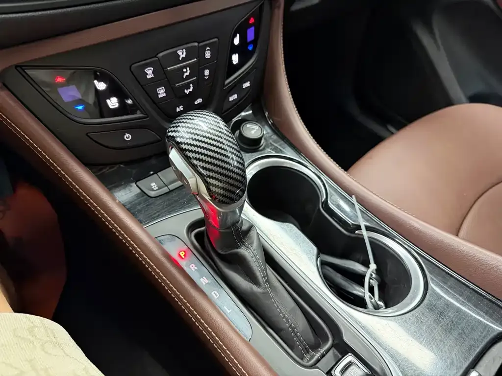 Buick Envision Plus — фото 10