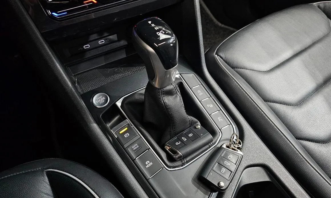 Volkswagen Tiguan — фото 6