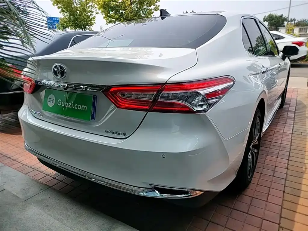 Toyota Camry — фото 4