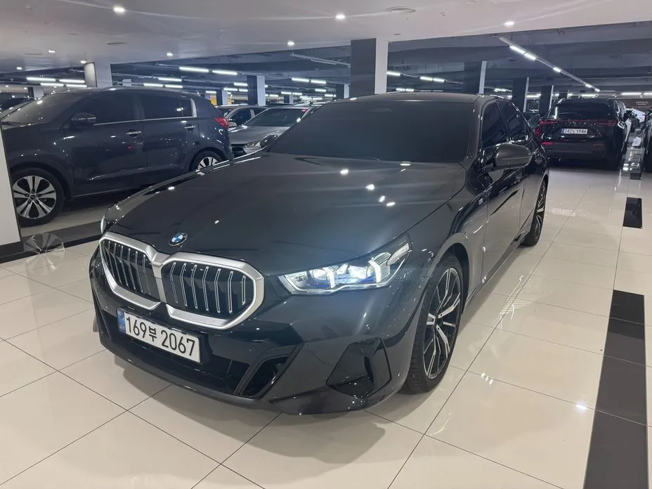 BMW 5-Series 2024 из KR, фото 1