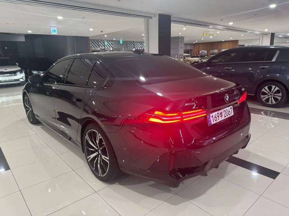 BMW 5-Series 2024 из KR, фото 3