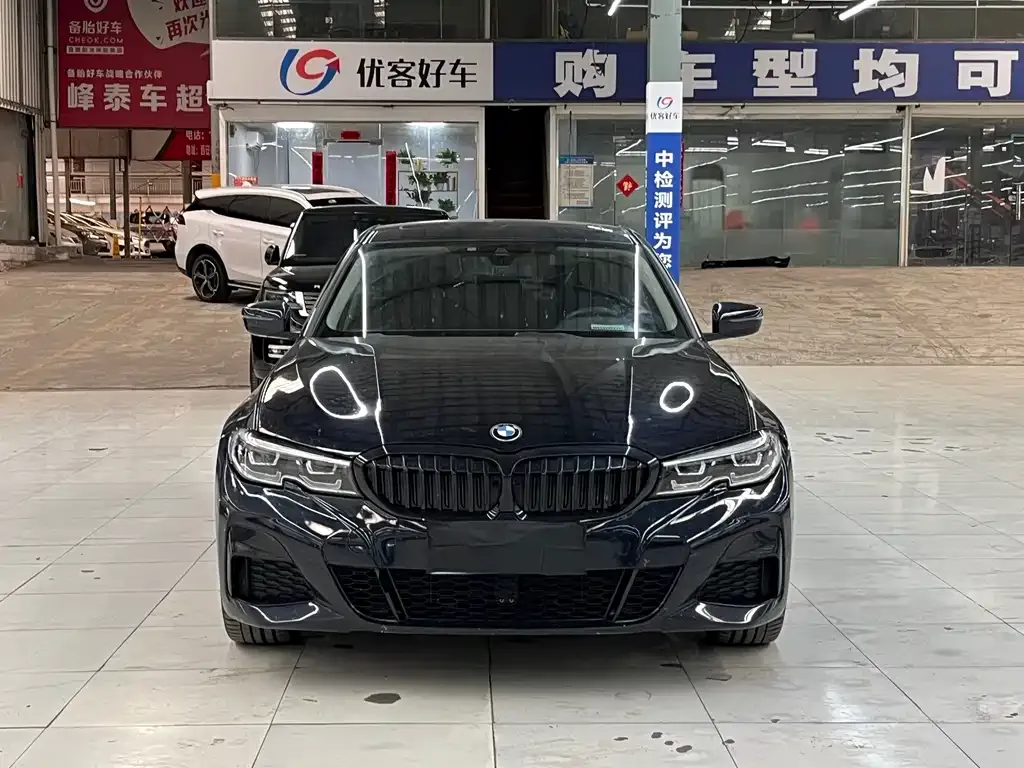 BMW 3 Series 2021 из CN, фото 2