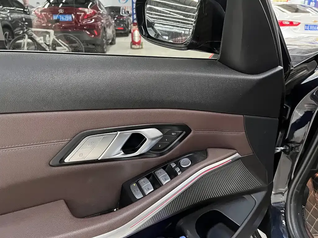 BMW 3 Series 2021 из CN, фото 8
