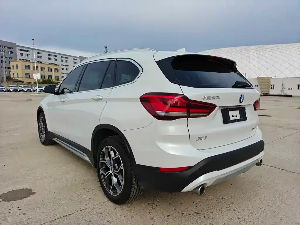 BMW X1 — фото 5