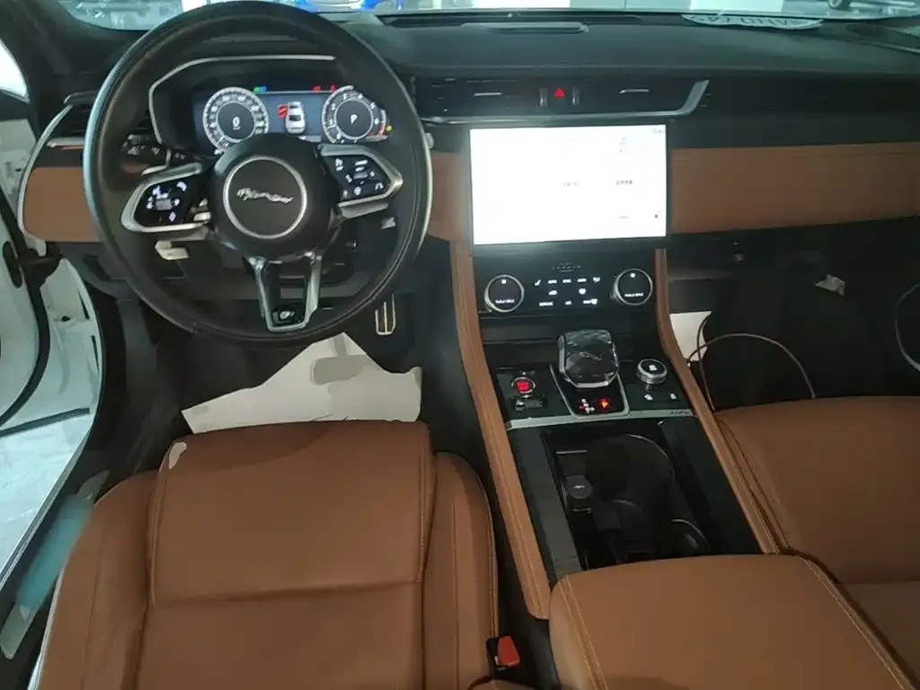 Jaguar XFL — фото 10