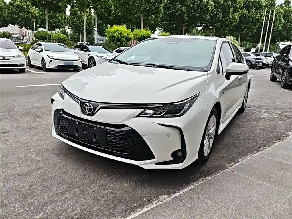 Toyota Corolla — фото 1