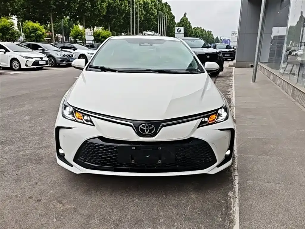 Toyota Corolla — фото 6