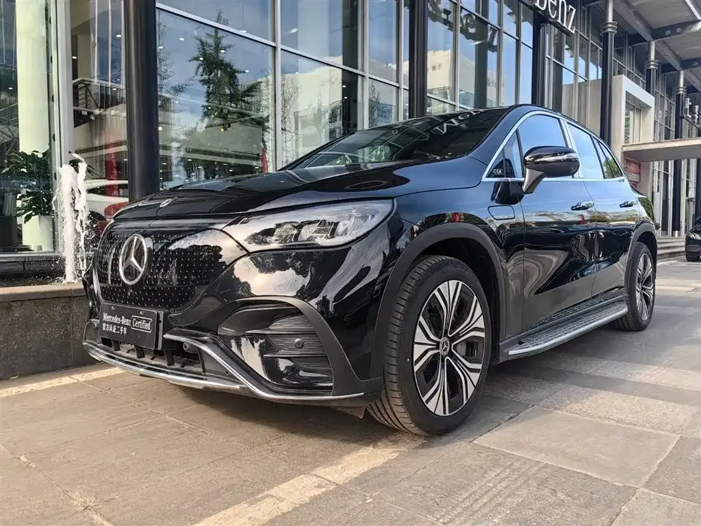 Mercedes-Benz EQE SUV — фото 1