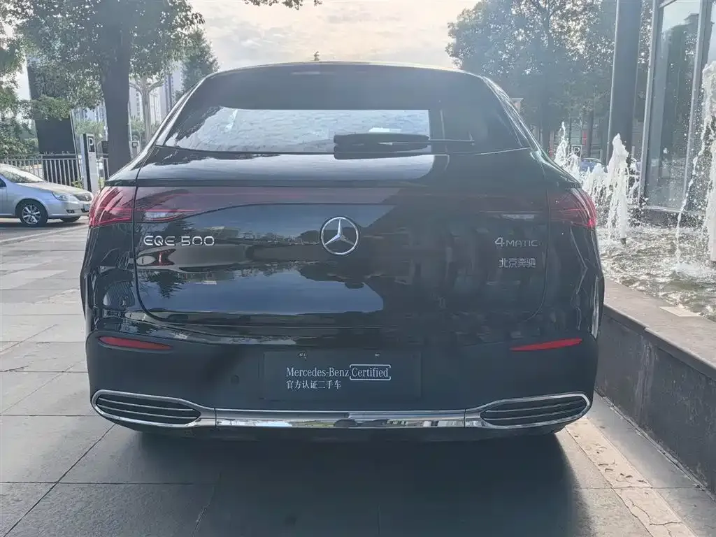 Mercedes-Benz EQE SUV — фото 3