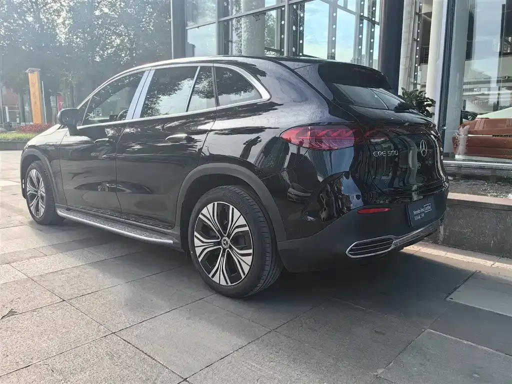 Mercedes-Benz EQE SUV — фото 10