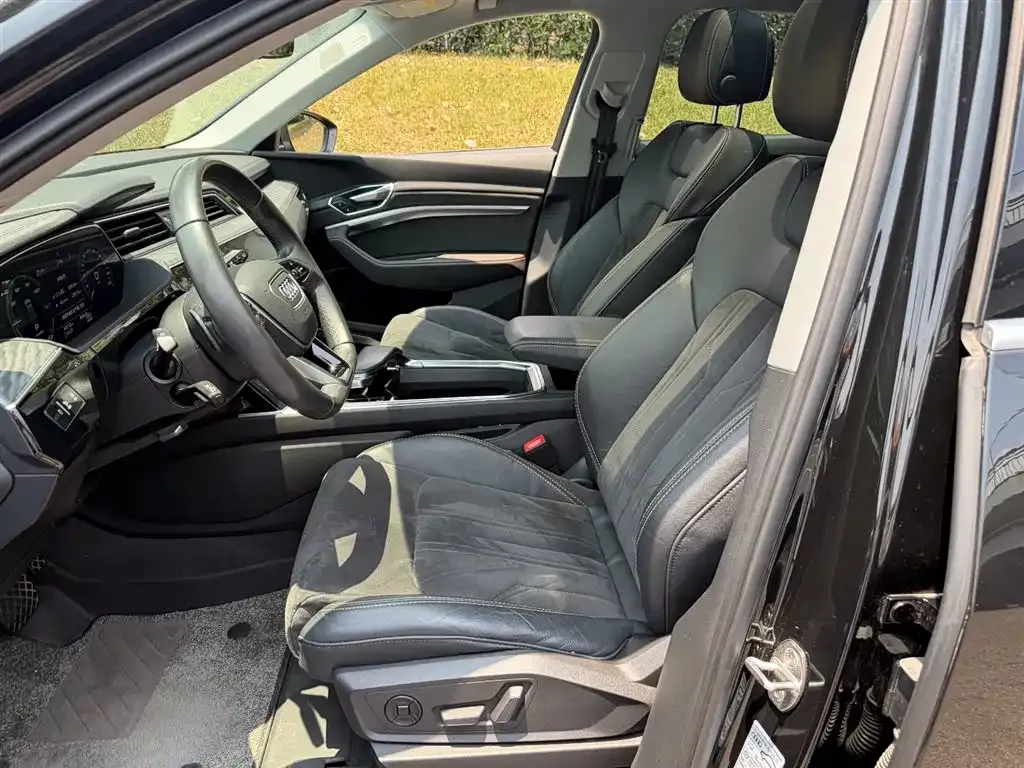 Audi e-tron 2022 из CN, фото 2