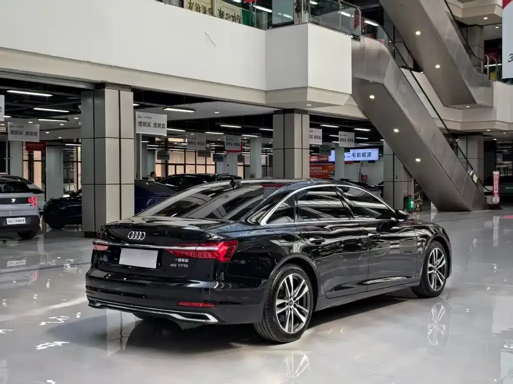 Audi A6L — фото 8