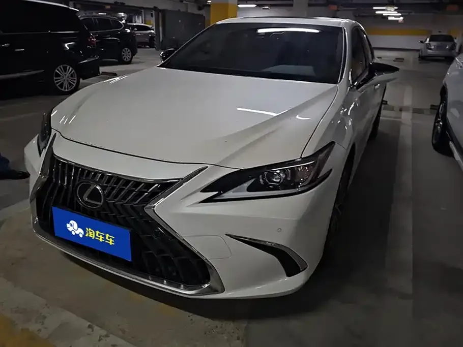 Lexus ES — фото 1
