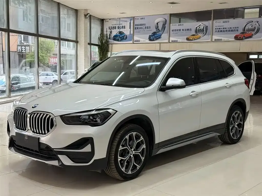 BMW X1 — фото 1