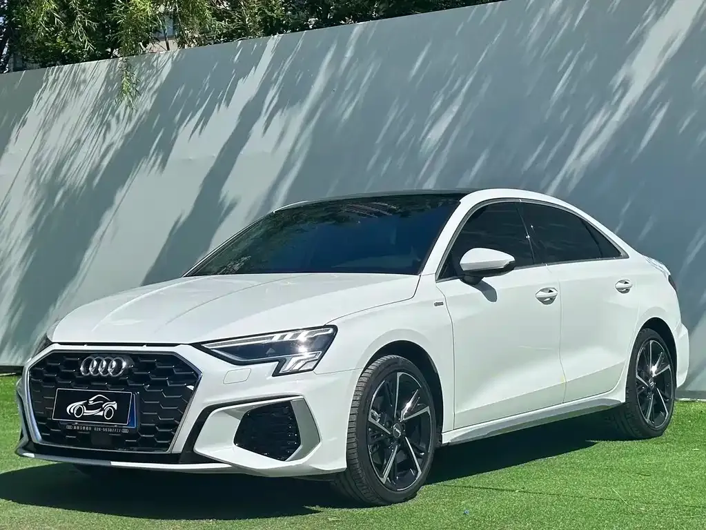Audi A3 — фото 1