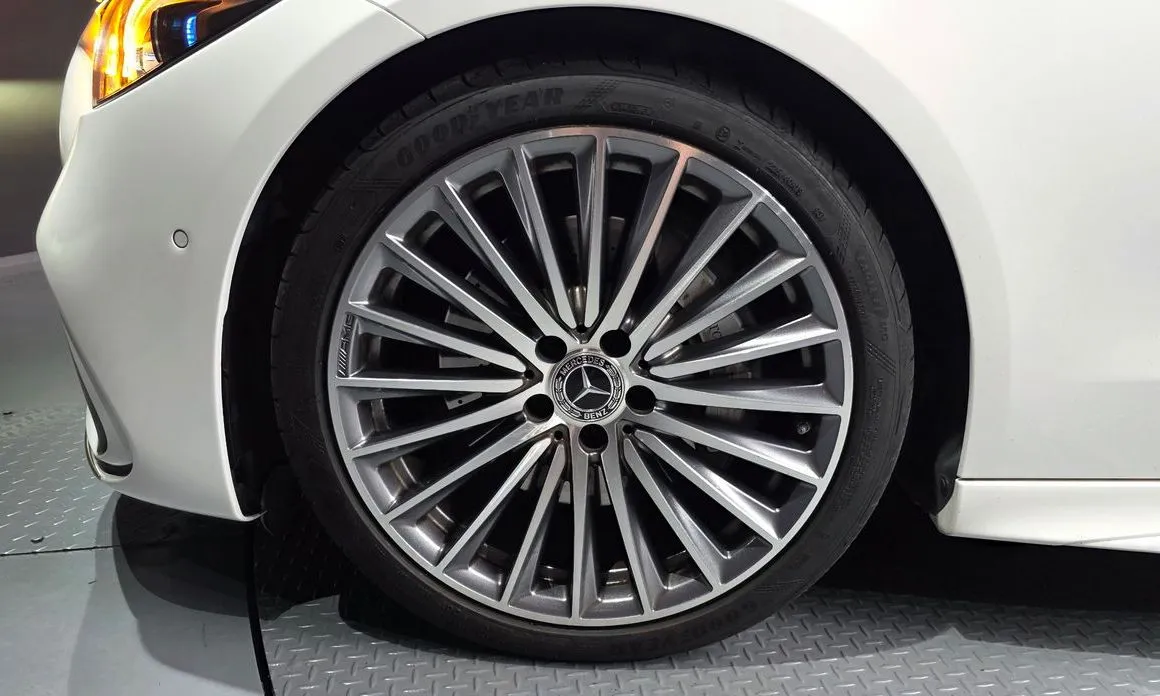 Mercedes-Benz C-Class 2023 из KR, фото 10