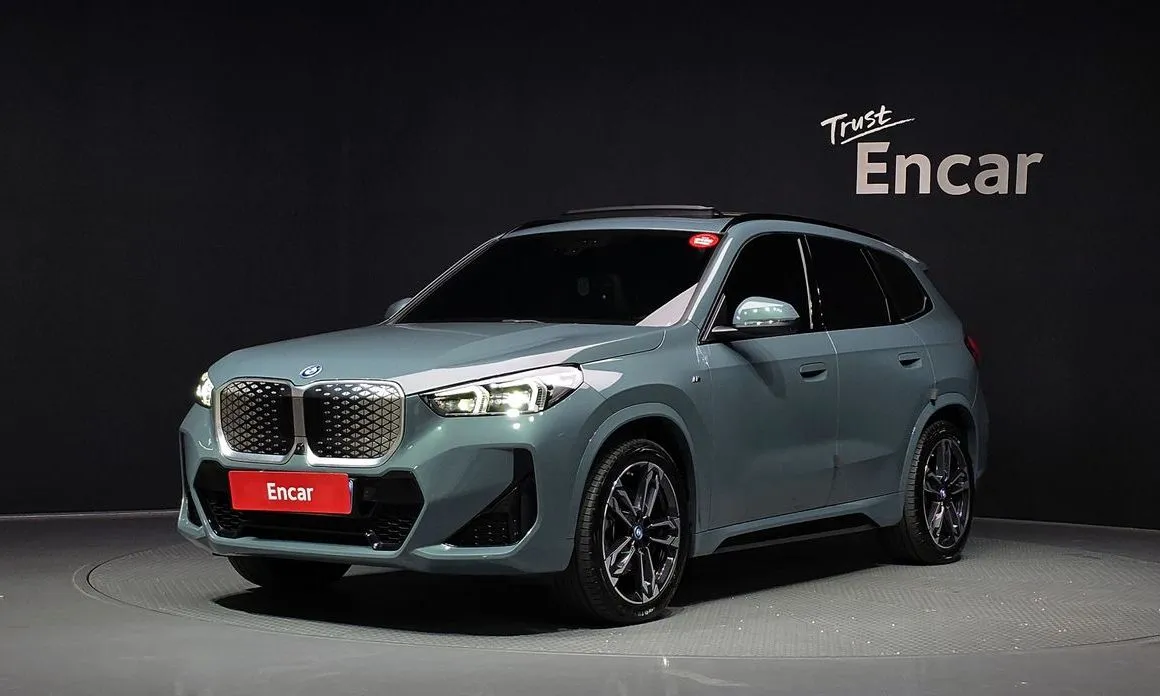 BMW iX1
