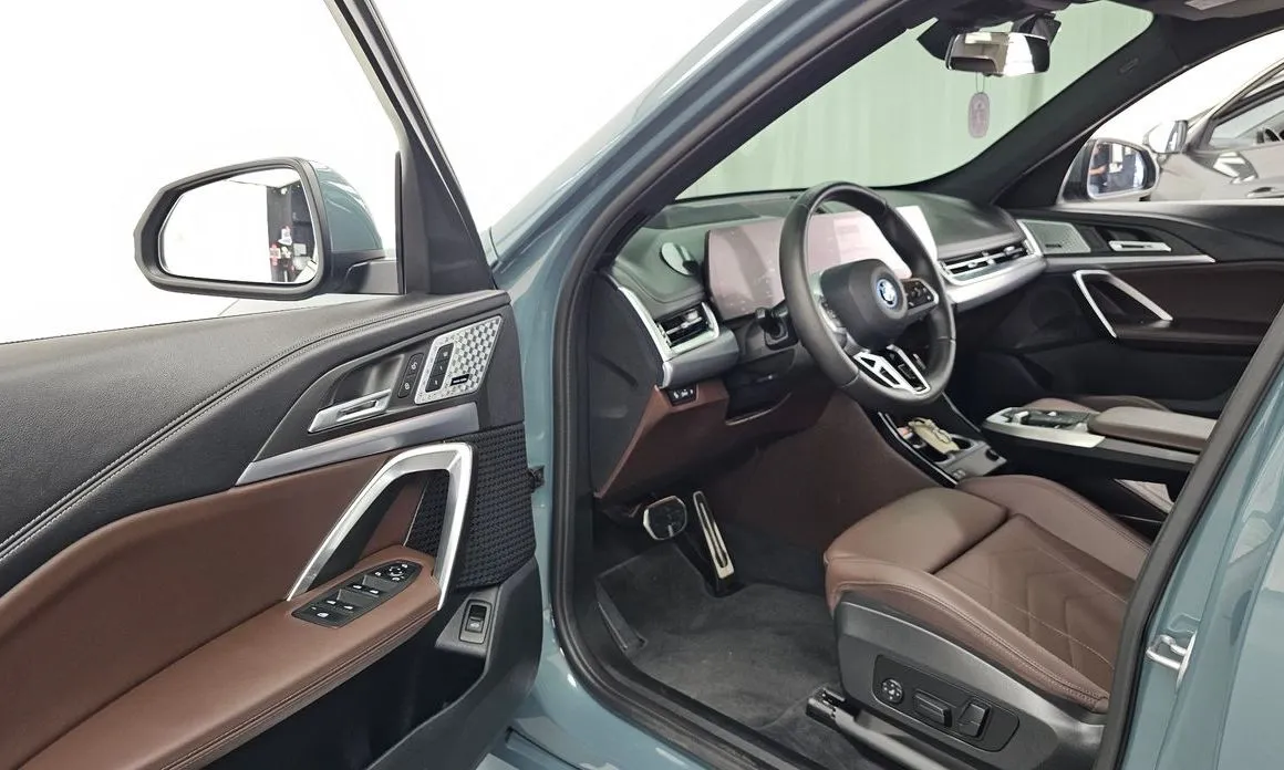 BMW iX1 2025 из KR, фото 7